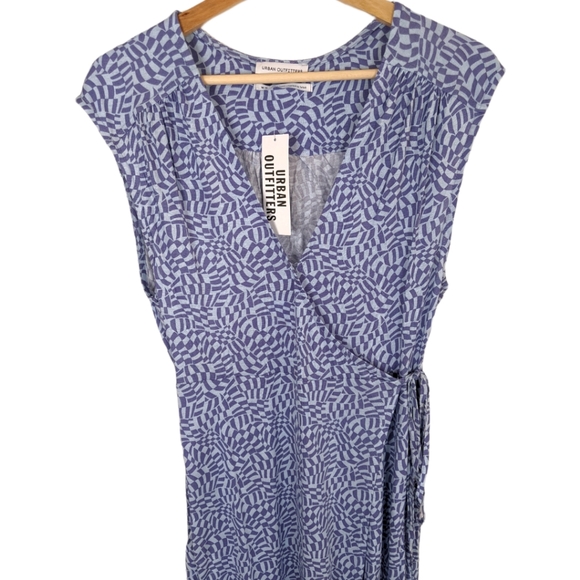 Urban Outfitters Zina Blue Geometric Print Sleeveless Midi Wrap Dress - Picture 6 of 16